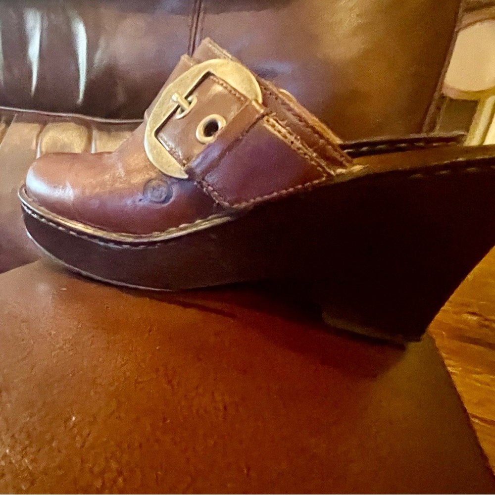 Size 8, born shoes, beautiful reddish brown color